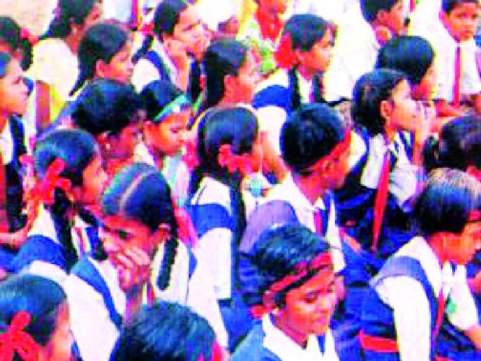 Fifth-eighth classes | कोरोनात पाचव्या-आठव्या वर्गांची रस्सीखेच Fifth-eighth classes | कोरोनात पाचव्या-आठव्या वर्गांची रस्सीखेच