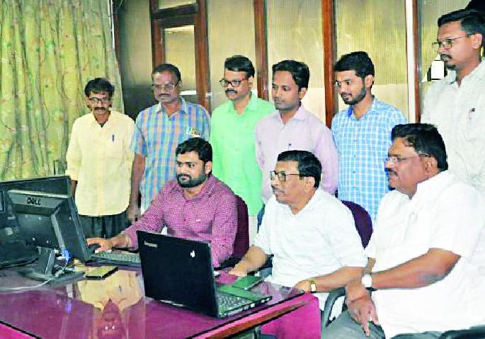 Farmers loan waiver site on mission mode | शेतकरी कर्जमाफीचे संकेतस्थळ मिशन मोडवर Farmers loan waiver site on mission mode | शेतकरी कर्जमाफीचे संकेतस्थळ मिशन मोडवर