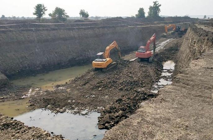 Groundnut water for 8400 hectares of farmland in 49 villages in Wardha district | वर्धा जिल्ह्यात ४९ गावांतील ८४०० हेक्टर शेतीला बारमाही पाणी Groundnut water for 8400 hectares of farmland in 49 villages in Wardha district | वर्धा जिल्ह्यात ४९ गावांतील ८४०० हेक्टर शेतीला बारमाही पाणी