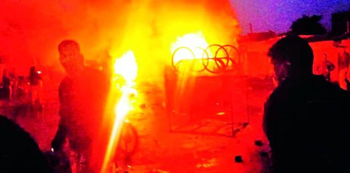 Brutal murder of a youth in Kalidaulat, attack with sword | काळीदौलतमध्ये तरुणाचा निर्घृण खून, तलवारीने हल्ला Brutal murder of a youth in Kalidaulat, attack with sword | काळीदौलतमध्ये तरुणाचा निर्घृण खून, तलवारीने हल्ला