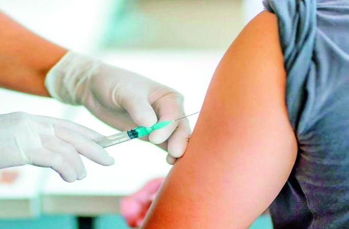 Increased heartburn; Covid vaccination breaks | तापाने वाढविला मनस्ताप; कोविड लसीकरणाला लागतोय ब्रेक Increased heartburn; Covid vaccination breaks | तापाने वाढविला मनस्ताप; कोविड लसीकरणाला लागतोय ब्रेक