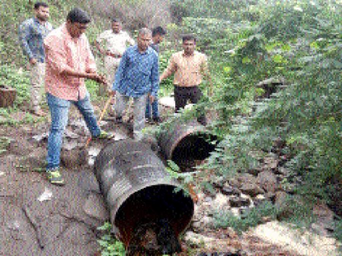 Drought in Bootenath valley, two lakh issues destroyed | बुट्टेनाथ दरीत धाड, दोन लाखांचा मुद्देमाल नष्ट Drought in Bootenath valley, two lakh issues destroyed | बुट्टेनाथ दरीत धाड, दोन लाखांचा मुद्देमाल नष्ट