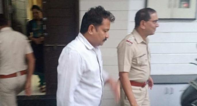 Territorial Congress spokesperson Atul Londhe was arrested in the morning at Nagpur | प्रदेश काँग्रेसचे प्रवक्ते अतुल लोंढे यांना नागपुरात पहाटे अटक Territorial Congress spokesperson Atul Londhe was arrested in the morning at Nagpur | प्रदेश काँग्रेसचे प्रवक्ते अतुल लोंढे यांना नागपुरात पहाटे अटक