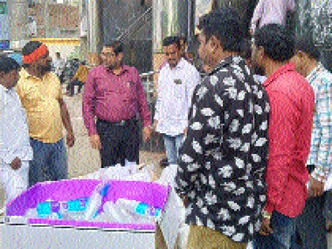 Half a ton of plastic accumulated in two days | दोन दिवसांत दीड टन प्लास्टिक जमा Half a ton of plastic accumulated in two days | दोन दिवसांत दीड टन प्लास्टिक जमा