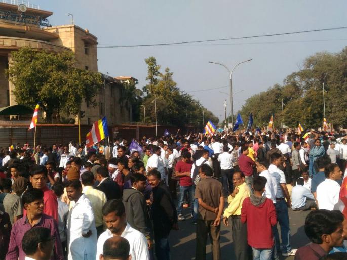 Maharashtra shut down call In Vidarbha is moves silently | महाराष्ट्र बंदला विदर्भात 100 टक्के प्रतिसाद; बाजारपेठांसह सर्वत्र सामसूम