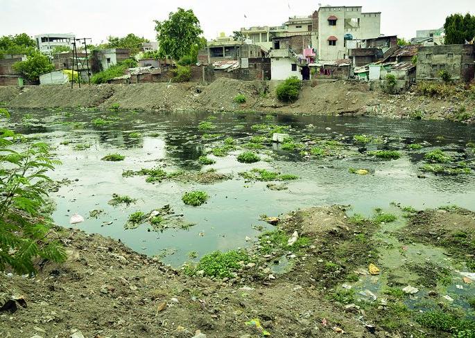 Due to Officials cleanliness drive in Nagpur will canceled | अधिकाऱ्यांमुळे नागपुरातील स्वच्छता मोहीम बारगळणार Due to Officials cleanliness drive in Nagpur will canceled | अधिकाऱ्यांमुळे नागपुरातील स्वच्छता मोहीम बारगळणार
