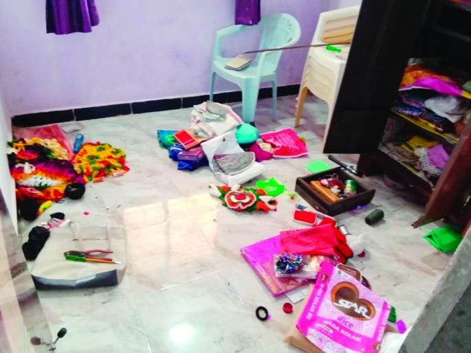 Thieves in the house of an employee of Mahavitran | महावितरणमधील कर्मचाऱ्याच्या घरातच चोरट्यांचा डल्ला Thieves in the house of an employee of Mahavitran | महावितरणमधील कर्मचाऱ्याच्या घरातच चोरट्यांचा डल्ला
