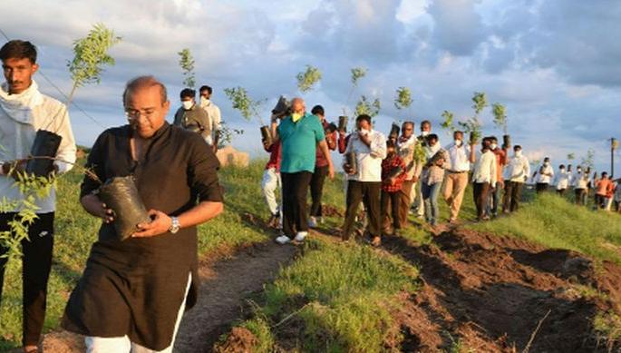 Tree planting in Bhuyareshwar temple area | भुयारेश्वर मंदिर परिसरात वृक्षारोपण Tree planting in Bhuyareshwar temple area | भुयारेश्वर मंदिर परिसरात वृक्षारोपण