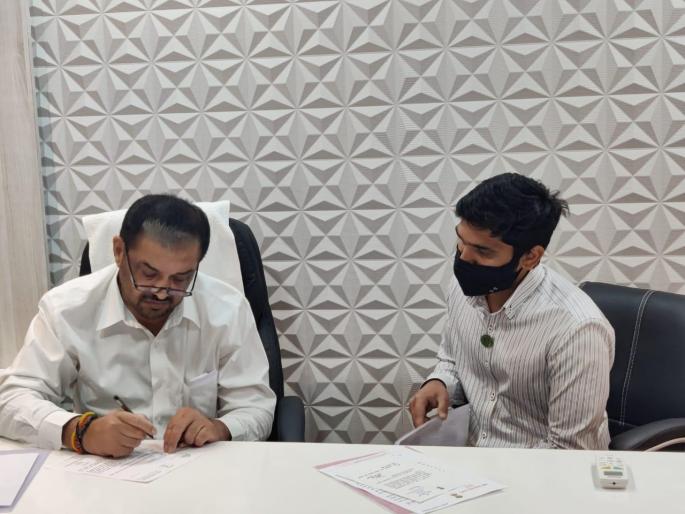 Pay honorarium to old players in the state, demand of Rituraj Patil: Meeting of Sports Minister | राज्यातील वृद्ध खेळाडूंना मानधन द्या, ऋतुराज पाटील यांची मागणी : क्रीडा मंत्र्यांची घेतली भेट Pay honorarium to old players in the state, demand of Rituraj Patil: Meeting of Sports Minister | राज्यातील वृद्ध खेळाडूंना मानधन द्या, ऋतुराज पाटील यांची मागणी : क्रीडा मंत्र्यांची घेतली भेट