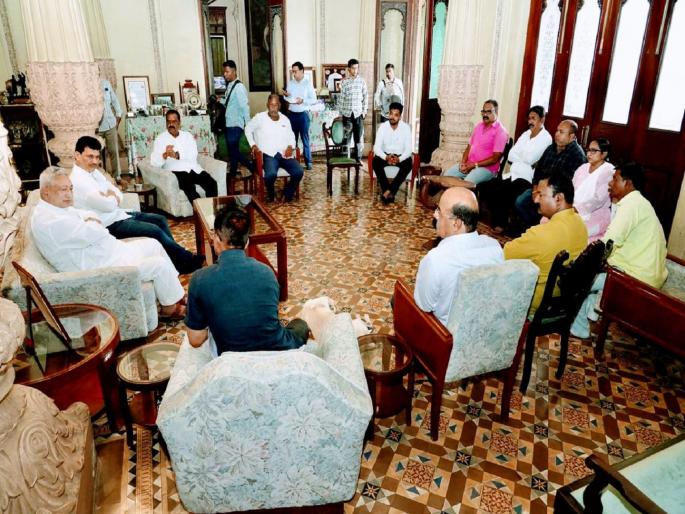 Positive thoughts on reopening Shahu Mill in Kolhapur assurance from Guardian Minister | कोल्हापुरातील शाहू मिल पुन्हा सुरू करण्याबाबत सकारात्मक विचार, पालकमंत्र्यांचे आश्वासन Positive thoughts on reopening Shahu Mill in Kolhapur assurance from Guardian Minister | कोल्हापुरातील शाहू मिल पुन्हा सुरू करण्याबाबत सकारात्मक विचार, पालकमंत्र्यांचे आश्वासन