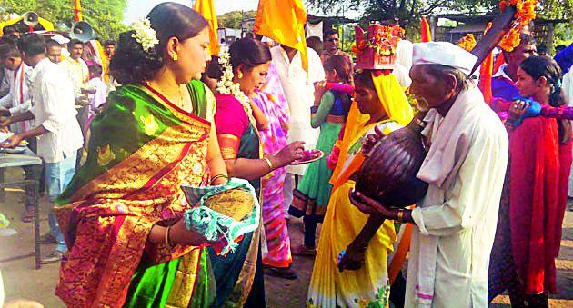Rakmini Maheri today is Raining, tomorrow Mahapooja | रुक्मिणीच्या माहेरी आज रिंगण, उद्या महापूजा Rakmini Maheri today is Raining, tomorrow Mahapooja | रुक्मिणीच्या माहेरी आज रिंगण, उद्या महापूजा