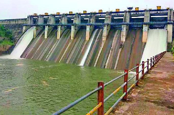 Purna opened two doors | पूर्णाचे दोन दरवाजे उघडले Purna opened two doors | पूर्णाचे दोन दरवाजे उघडले