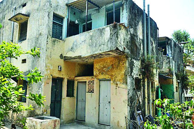 Maintenance of building of Irrigation Department is zero | पाटबंधारे विभागाच्या इमारतीचे मेंटेनन्स शून्य Maintenance of building of Irrigation Department is zero | पाटबंधारे विभागाच्या इमारतीचे मेंटेनन्स शून्य