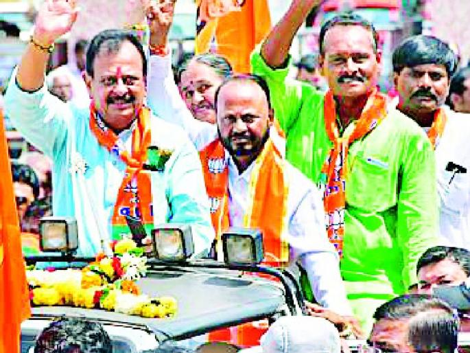 Maharashtra Election 2019 ; Sunil Deshmukh's strong showing | Maharashtra Election 2019 ; सुनील देशमुख यांचे जोरदार शक्तिप्रदर्शन Maharashtra Election 2019 ; Sunil Deshmukh's strong showing | Maharashtra Election 2019 ; सुनील देशमुख यांचे जोरदार शक्तिप्रदर्शन