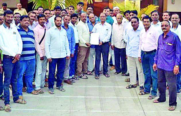 Take back wrong crimes against agricultural centers | कृषी केंद्रचालकांवरील चुकीचे गुन्हे मागे घ्यावे