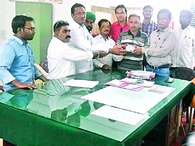 The boycott of computing software | संगणकीय कामकाजावर तलाठ्यांचा बहिष्कार The boycott of computing software | संगणकीय कामकाजावर तलाठ्यांचा बहिष्कार