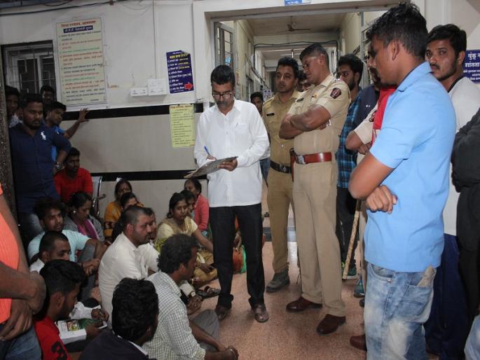 Girl's death during treatment: Civilians stuck in hospital | ‘सिव्हील’मध्ये उपचारादरम्यान मुलीचा मृत्यू : नातेवाईकांचा रूग्णालयात ठिय्या Girl's death during treatment: Civilians stuck in hospital | ‘सिव्हील’मध्ये उपचारादरम्यान मुलीचा मृत्यू : नातेवाईकांचा रूग्णालयात ठिय्या