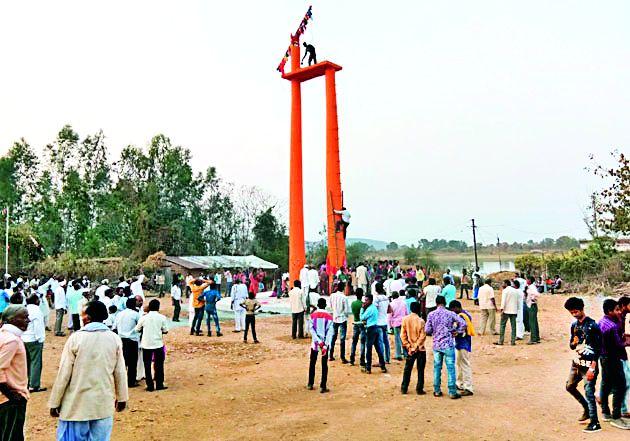 The crowd of devotees on the Gardev yatra | गरदेव यात्रेत उसळला भाविकांचा जनसमुदाय