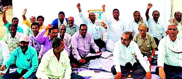 Self-development fasting for the creation of Vidarbha state | विदर्भ राज्य निर्मितीसाठी आत्मक्लेश उपोषण Self-development fasting for the creation of Vidarbha state | विदर्भ राज्य निर्मितीसाठी आत्मक्लेश उपोषण