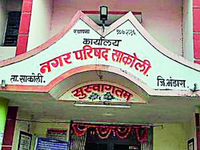 On the long leave of the city president of Sakoli | साकोलीच्या नगराध्यक्ष दीर्घ रजेवर On the long leave of the city president of Sakoli | साकोलीच्या नगराध्यक्ष दीर्घ रजेवर