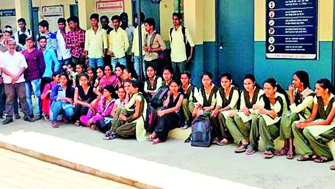 Six students deprived from the exam | सहा विद्यार्थी परीक्षेपासून वंचित