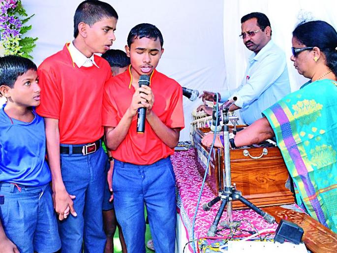 'Kho' inaugurated by officials | अधिकाऱ्यांचा उद्घाटनाला ‘खो’ 'Kho' inaugurated by officials | अधिकाऱ्यांचा उद्घाटनाला ‘खो’