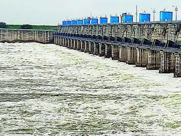 Discharge of 1140 gallons of water from Gosekhurd project in ten days | गोसेखुर्द प्रकल्पातून दहा दिवसात ११४० दलघमी पाण्याचा विसर्ग Discharge of 1140 gallons of water from Gosekhurd project in ten days | गोसेखुर्द प्रकल्पातून दहा दिवसात ११४० दलघमी पाण्याचा विसर्ग