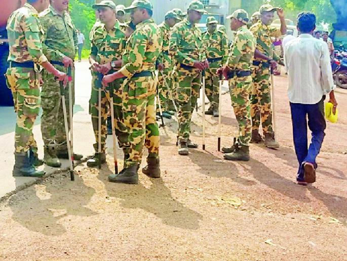 Maharashtra Election 2019 ; Nomination of 3 candidates in three constituencies | Maharashtra Election 2019 ; तीन मतदारसंघात २४ उमेदवारांचे नामांकन Maharashtra Election 2019 ; Nomination of 3 candidates in three constituencies | Maharashtra Election 2019 ; तीन मतदारसंघात २४ उमेदवारांचे नामांकन