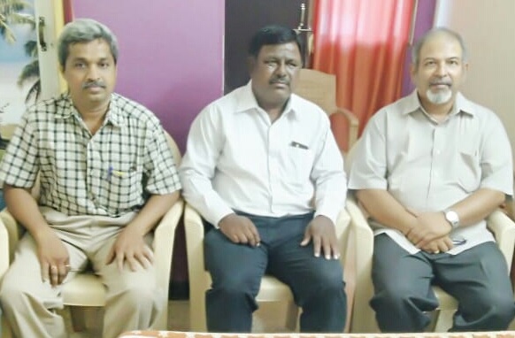  Economy of the whole society is dead: economist Uday Bodas | उद्योग बंद पडणे संपूर्ण समाजाला घातक : अर्थतज्ज्ञ उदय बोडस