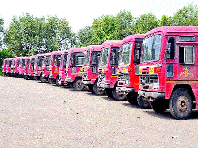 Lasalgaon Agar hits Rs 1 lakh | लासलगाव आगाराला ६५ लाखांचा फटका Lasalgaon Agar hits Rs 1 lakh | लासलगाव आगाराला ६५ लाखांचा फटका