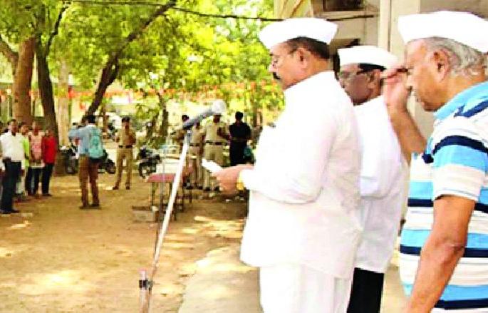 Oath taken for Independent Vidarbha State | स्वतंत्र विदर्भ राज्यासाठी घेतली शपथ Oath taken for Independent Vidarbha State | स्वतंत्र विदर्भ राज्यासाठी घेतली शपथ