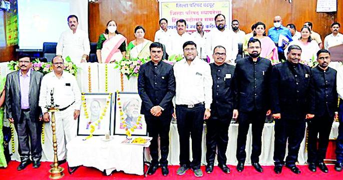 300 schools will be transformed for quality education | दर्जेदार शिक्षणासाठी ३०० शाळांचे रूपडे पालटणार 300 schools will be transformed for quality education | दर्जेदार शिक्षणासाठी ३०० शाळांचे रूपडे पालटणार