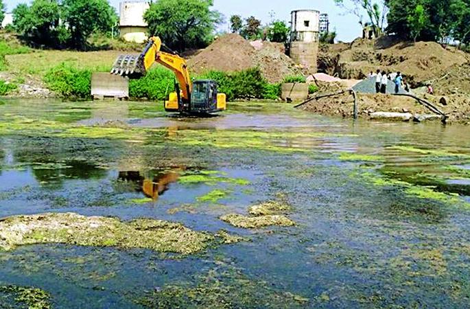 Release the water of Gosekhurd into the Wainganga river | गोसेखुर्दचे पाणी वैनगंगा नदी पात्रात सोडा