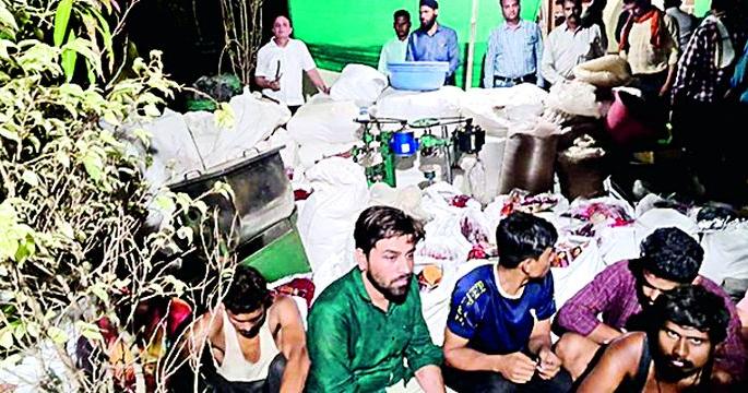 Fake scented tobacco factory found at Valani | वलनी येथे आढळला बनावट सुगंधित तंबाखूचा कारखाना