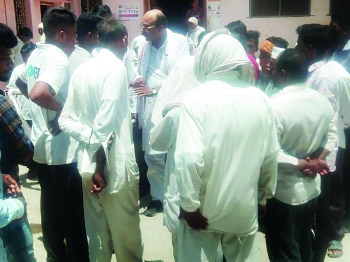 Solve the problems of the villages - villagers plea | खारपाणपट्ट्यातील गावांच्या समस्या सोडवा! - ग्रामस्थांनी मांडल्या व्यथा