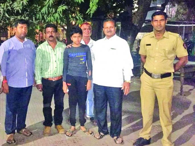 Child rescues from of kidnappers in Akola | अपहरणकर्त्यांच्या तावडीतून मुलाने केली सुटका!