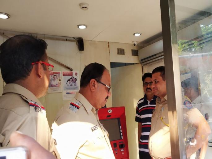 A long-running ATM machine by thieves in Dhule | धुळ्यात चोरट्यांनी लांबविले एटीएम मशिन A long-running ATM machine by thieves in Dhule | धुळ्यात चोरट्यांनी लांबविले एटीएम मशिन