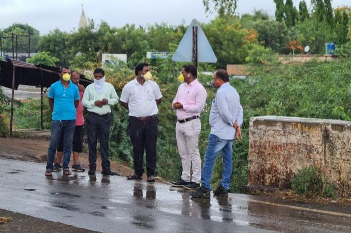Sub-divisional officers took stock of the security | उपविभागीय अधिकाऱ्यांनी घेतला सुरक्षेचा आढावा Sub-divisional officers took stock of the security | उपविभागीय अधिकाऱ्यांनी घेतला सुरक्षेचा आढावा