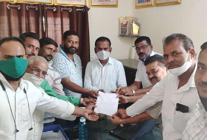 Low pressure power supply; Anger against MSEDCL | कमी दाबाचा वीजपुरवठा; महावितरणविरोधी संताप Low pressure power supply; Anger against MSEDCL | कमी दाबाचा वीजपुरवठा; महावितरणविरोधी संताप