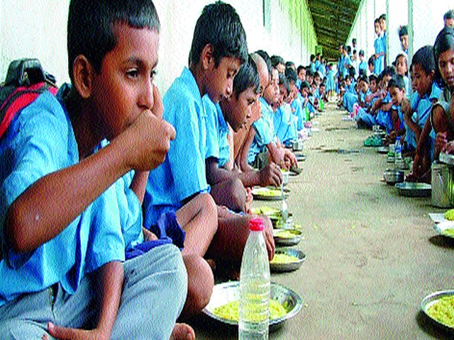 Nutrition Supply Supplied by Contracting Contractor | वादग्रस्त ठेकेदाराकडून पोषण आहार पुरवठा Nutrition Supply Supplied by Contracting Contractor | वादग्रस्त ठेकेदाराकडून पोषण आहार पुरवठा