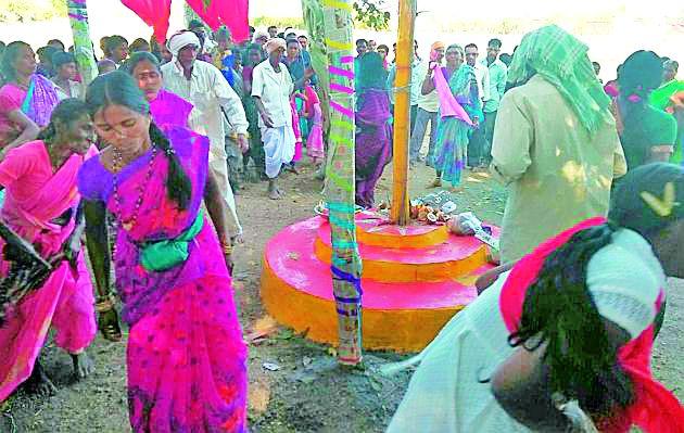 The crowd gathered at Sakka Sarakka Yatra | समक्का सारक्का यात्रेत गर्दी The crowd gathered at Sakka Sarakka Yatra | समक्का सारक्का यात्रेत गर्दी