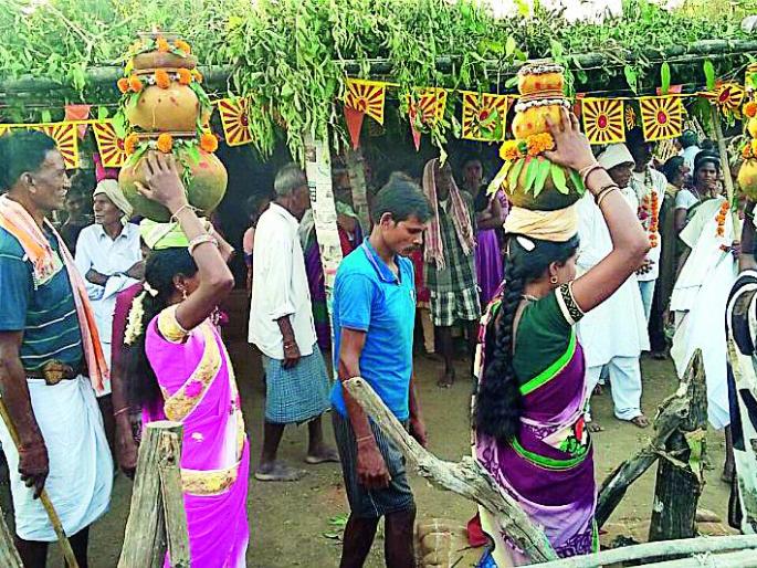 The journey of five Pandava deities was filled | पाच पांडव देवतांची यात्रा भरली The journey of five Pandava deities was filled | पाच पांडव देवतांची यात्रा भरली