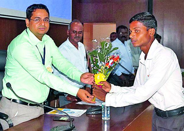 Legislative voting requires a healthy democracy | सुदृढ लोकशाहीसाठी दिव्यांगांचे मतदान आवश्यक