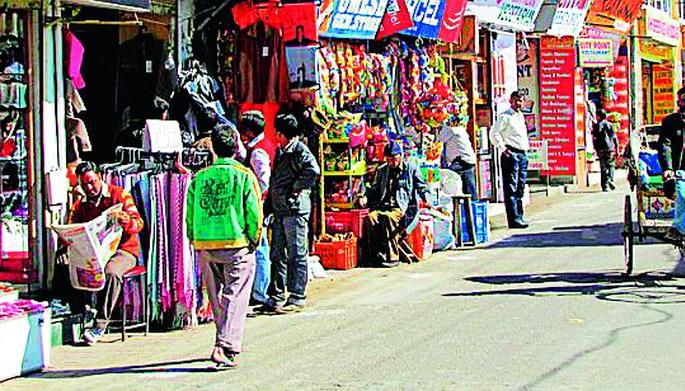 The shops will continue on Saturday, finally relaxing in the lockdown | लॉकडाऊनमध्ये अखेर शिथिलता, शनिवारीही सुरू राहणार दुकाने The shops will continue on Saturday, finally relaxing in the lockdown | लॉकडाऊनमध्ये अखेर शिथिलता, शनिवारीही सुरू राहणार दुकाने