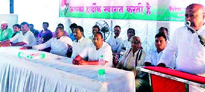 The Guardians of the country came to the rescue | देशाचे रक्षकच निघाले भक्षक