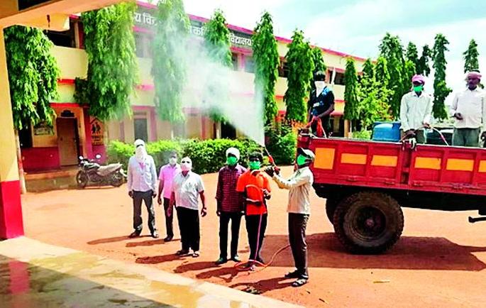 After a year and a half, the school bell will ring from today | दीड वर्षानंतर आजपासून वाजणार शाळांची घंटा After a year and a half, the school bell will ring from today | दीड वर्षानंतर आजपासून वाजणार शाळांची घंटा