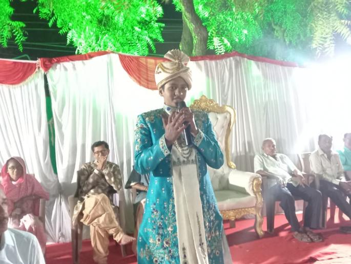 Hetkumar, who was only thirteen years old, took sannyasa initiation | अवघ्या तेरा वर्षांच्या हेतकुमारने घेतली संन्यास दीक्षा Hetkumar, who was only thirteen years old, took sannyasa initiation | अवघ्या तेरा वर्षांच्या हेतकुमारने घेतली संन्यास दीक्षा