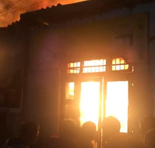 Igatpuri oil mixed with fire, loss of millions of rupees | इगतपुरीत ऑईल मिलला आग, लाखो रूपयांचे नुकसान