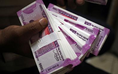 6 thousand farmers deprived of remission | ६ हजार शेतकरी कर्जमाफीपासून वंचित 6 thousand farmers deprived of remission | ६ हजार शेतकरी कर्जमाफीपासून वंचित