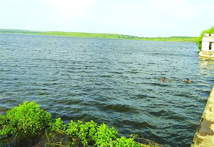 Khangaon : Historic Januna Lake full of water | खामगाव येथील ऐतिहासिक जनुना तलाव तुडूंब! Khangaon : Historic Januna Lake full of water | खामगाव येथील ऐतिहासिक जनुना तलाव तुडूंब!